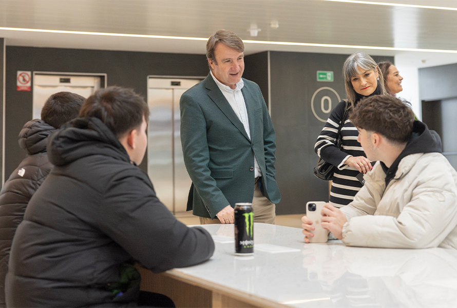 Becas de UNIE Universidad y The Core Entertainment Science en Tres Cantos