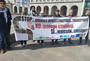Manifestación contra la ampliación de Barajas