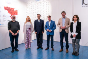 Origami Tres Cantos con embajador de Japón