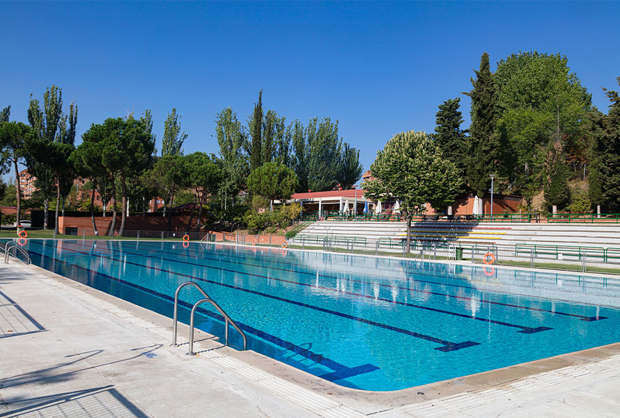 Piscinas municipales en Tres Cantos de Foresta y Embarcaciones